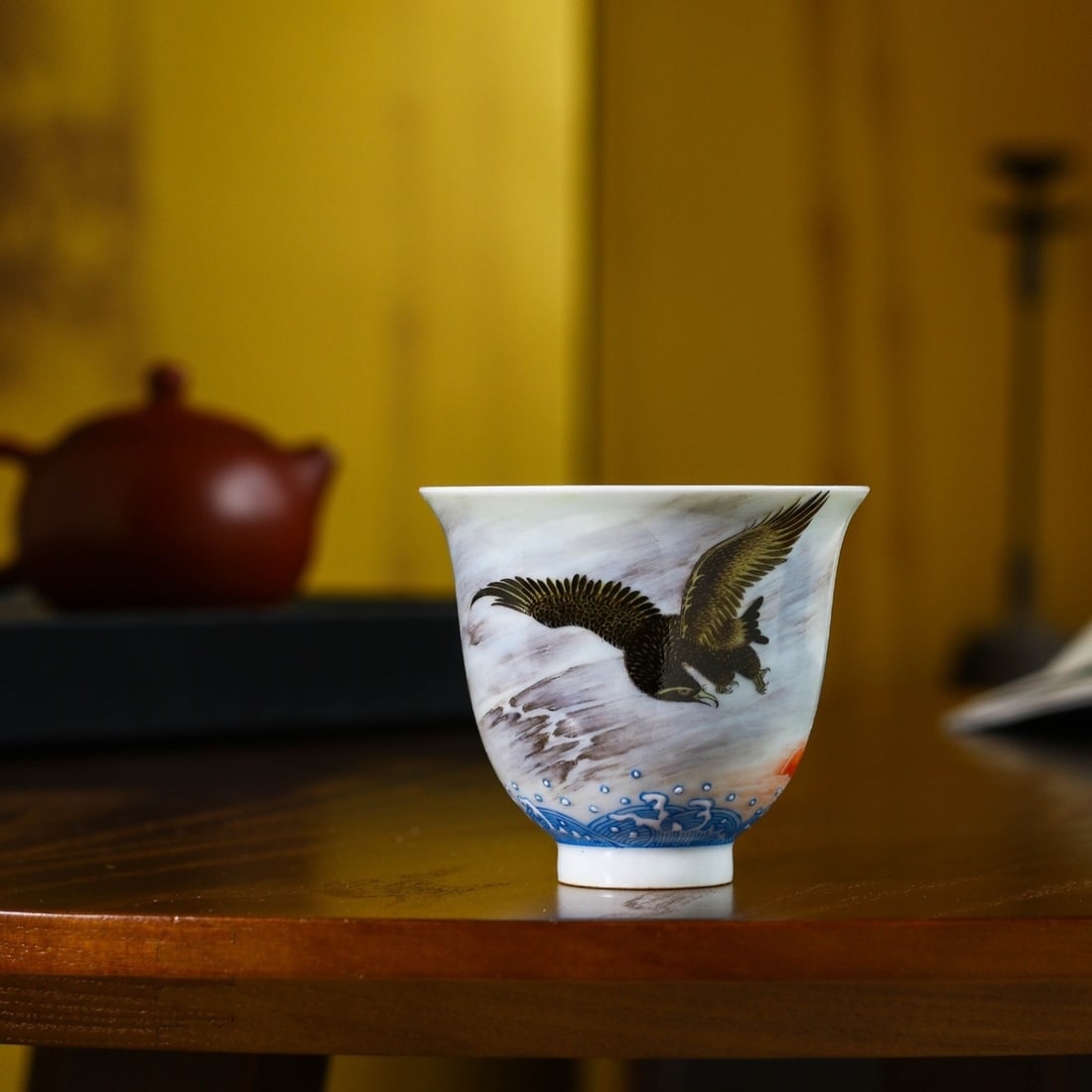 A Exquisite Famille-Rose Eagle Pattern Cup - 2