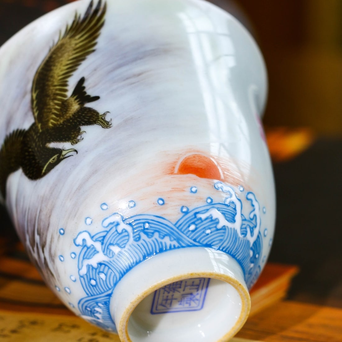A Exquisite Famille-Rose Eagle Pattern Cup - 5