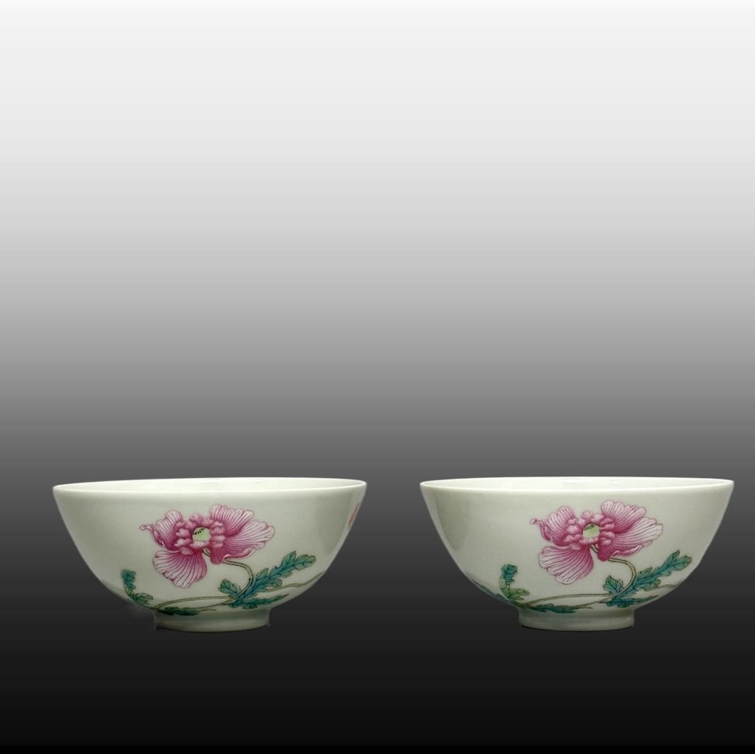 A pair of Exquisite Famille-Rose Flower Pattern Bowl: A pair of Exquisite Famille-Rose Flower Pattern Bowl,Qing Dynasty, China,Yongzheng Six-character Mark,Size:1.7inx3.6inx1.3in