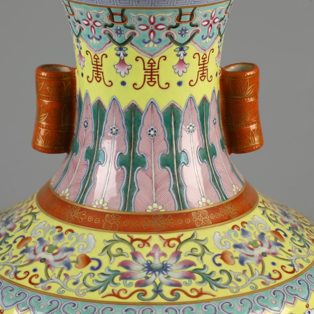 A Exquisite Yellow Glazed Lotus Pattern Vase - 3