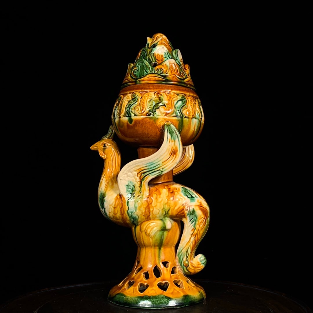 A Exquisite Tang Tri-Color Glazed Pottery Phoenix-Shaped Censer: A Exquisite Tang Tri-Color Glazed Pottery Phoenix-Shaped Censer,Tang Dynasty, China,Size:12.6inx5.3in 唐三彩凤形香炉,中国唐代