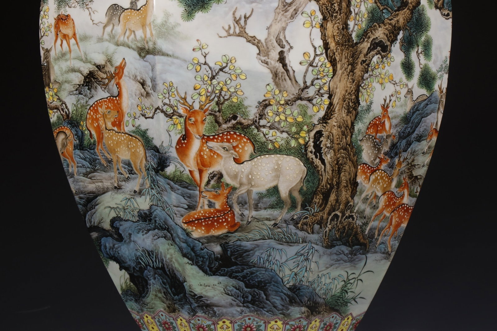 A Exquisite Enamel Lotus Pattern Sika Deer Pattern Vase - 4