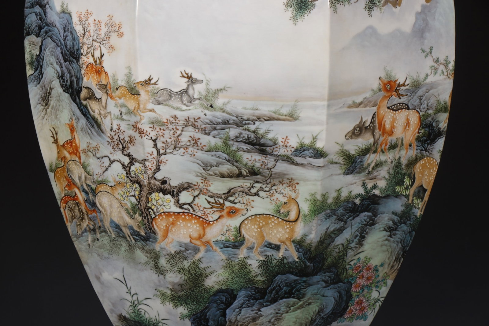 A Exquisite Enamel Lotus Pattern Sika Deer Pattern Vase - 8
