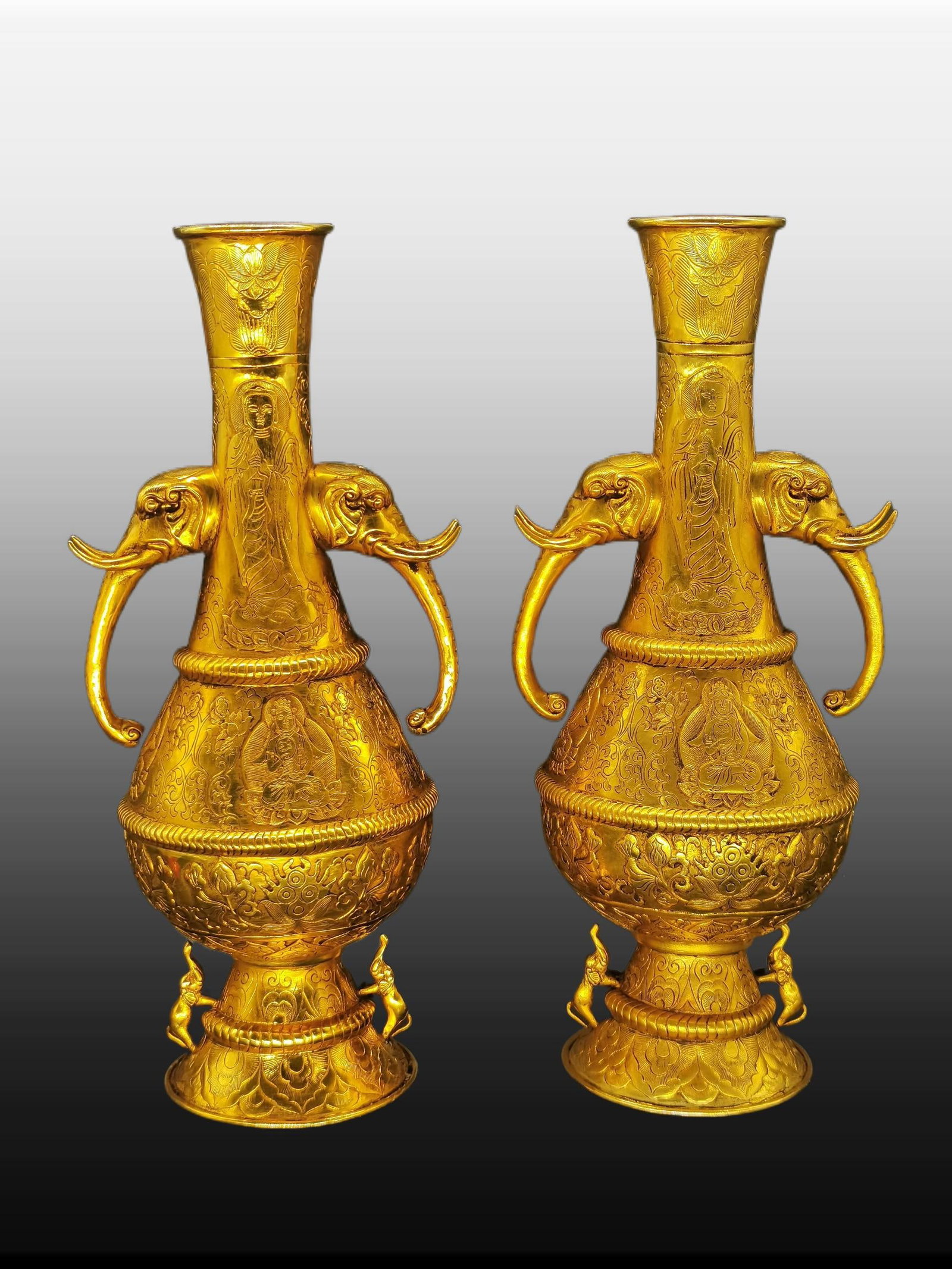 A pair of Exquisite Gilt Bronze Elephant-Ears Vase: A pair of Exquisite Gilt Bronze Elephant-Ears Vase,Tang Dynasty, China,Size:6.3inx13.8in 一对铜鎏金象耳瓶,中国唐代