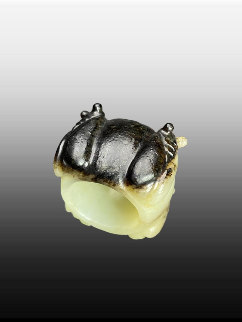 A Exquisite Gaogu Jade Cicada Thumb Ring - 4