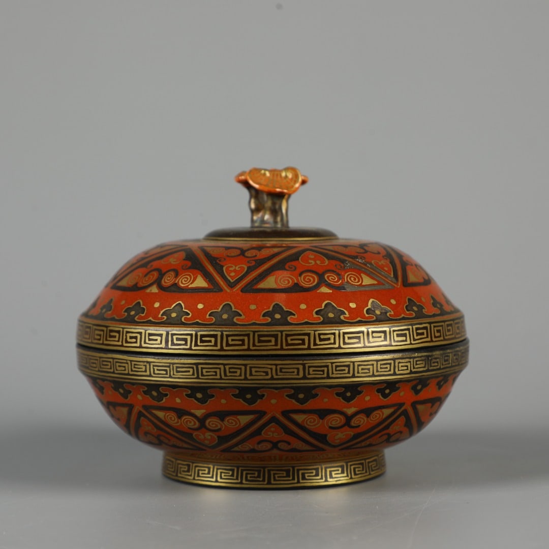 A Exquisite Coral Red Glazed Gilt Ganoderma lucidum Pattern Box - 3