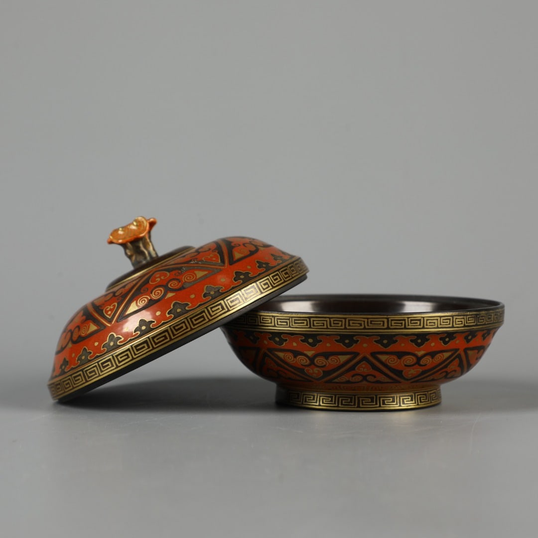 A Exquisite Coral Red Glazed Gilt Ganoderma lucidum Pattern Box - 4