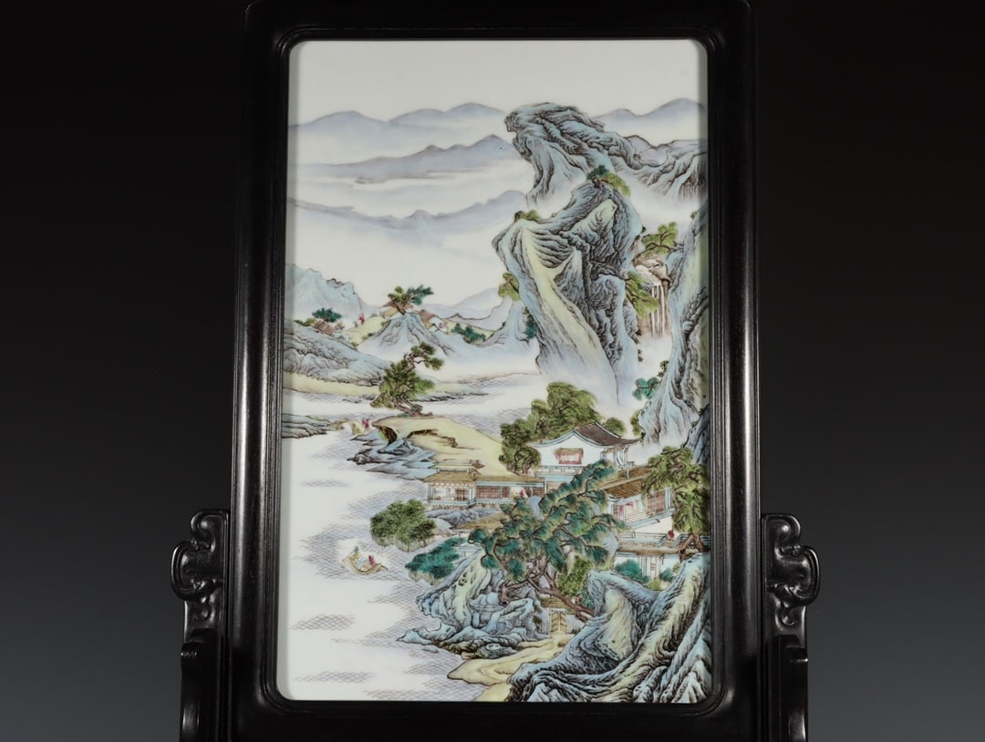 A Exquisite Famille-Rose Landscape Pattern Table Screen - 2