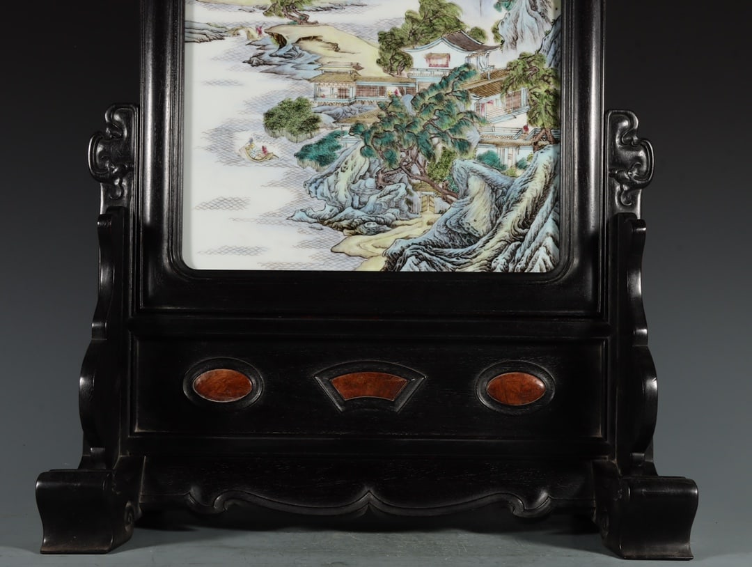A Exquisite Famille-Rose Landscape Pattern Table Screen - 3