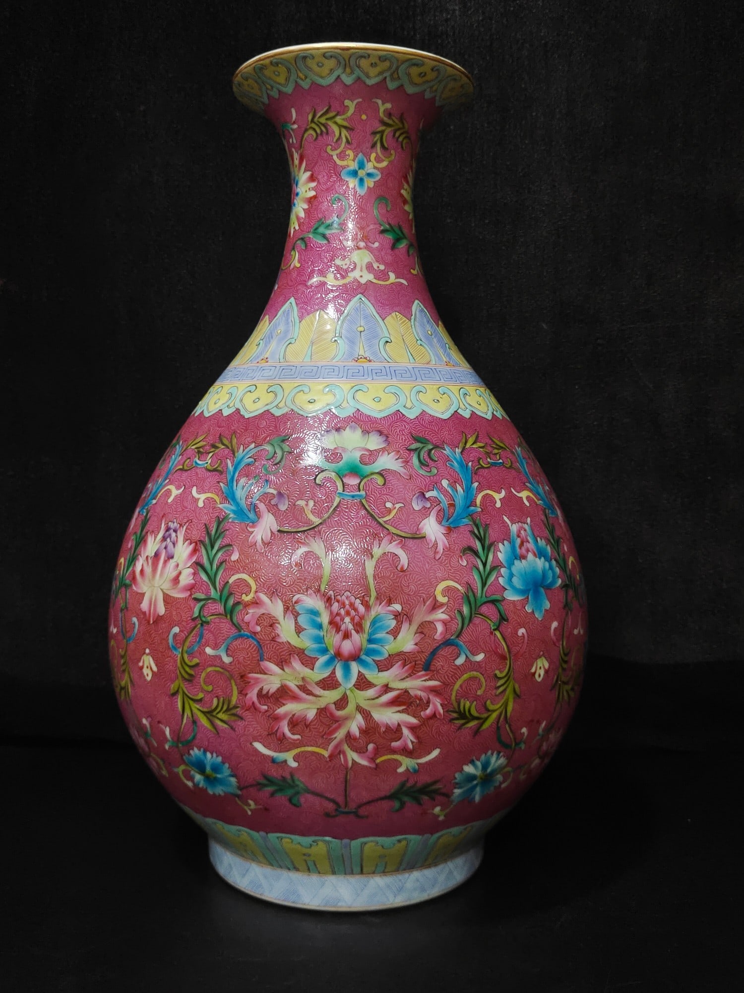 A Exquisite Ruby Red-Glazed Lotus Pattern Vase (1 of 9)