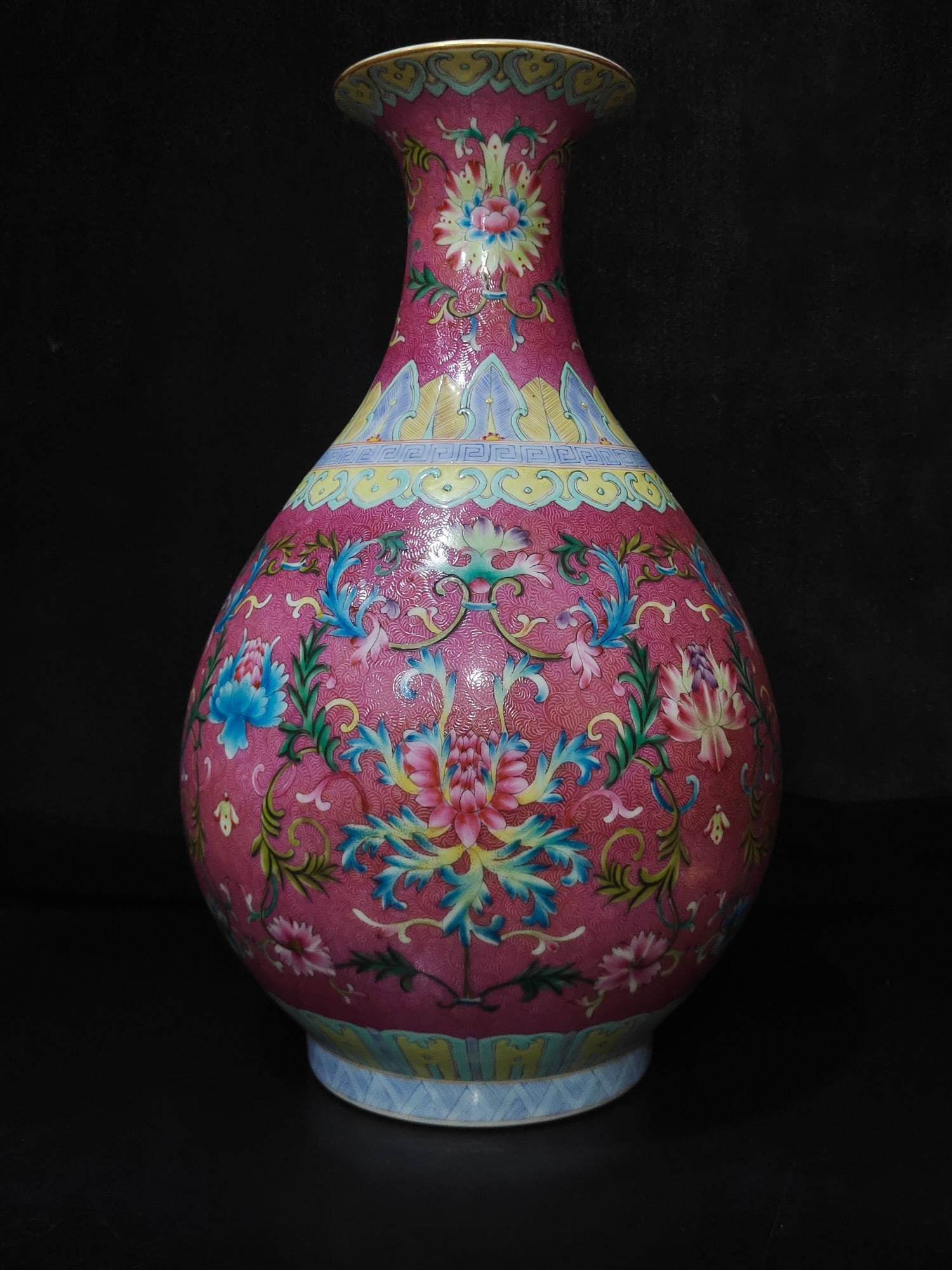 A Exquisite Ruby Red-Glazed Lotus Pattern Vase - 3