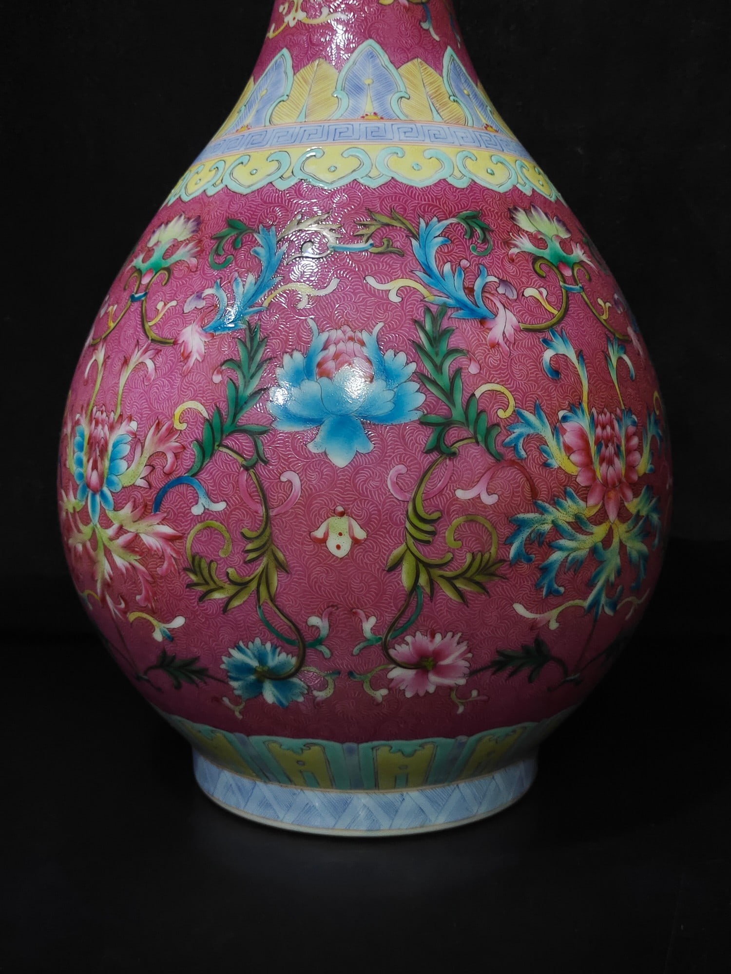 A Exquisite Ruby Red-Glazed Lotus Pattern Vase - 7
