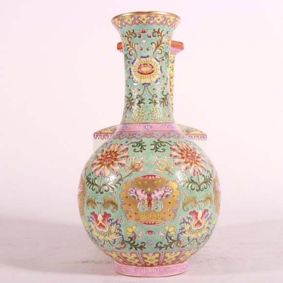 A Exquisite Enamel Lotus Pattern Landscape Pattern Vase - 4