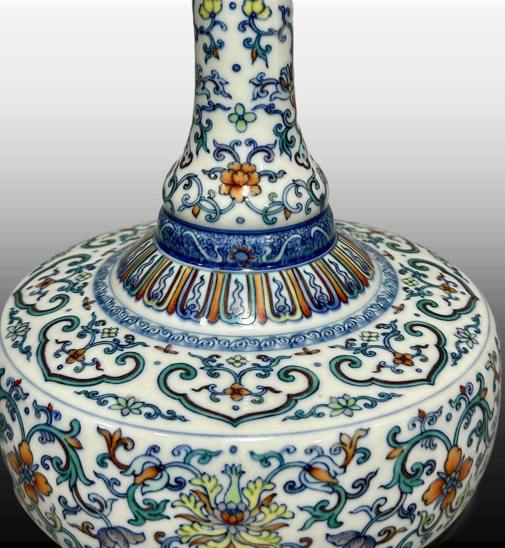 A Exquisite Doucai Lotus Pattern Vase - 6