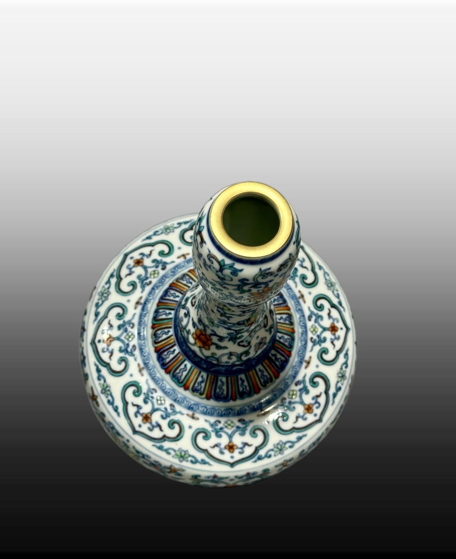 A Exquisite Doucai Lotus Pattern Vase - 8
