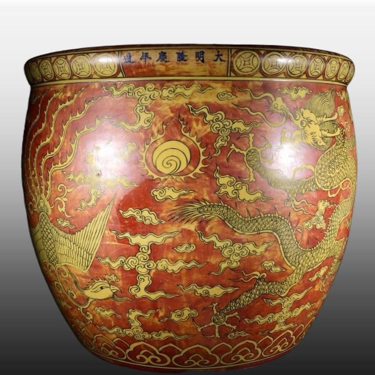 A Exquisite Red and Green Colored Dragon and Phoenix Pattern Vat: A Exquisite Red and Green Colored Dragon and Phoenix Pattern Vat,Ming Dynasty, China,Longqing Six-character Mark,Size:17.7inx20.5in 黄红彩龙凤纹缸,中