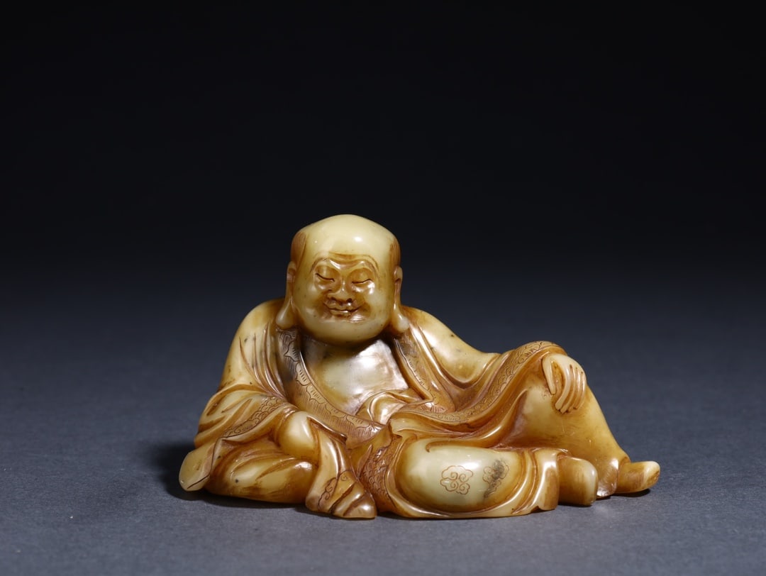 A Exquisite Shoushan Stone Statue of Arhat Ornament: A Exquisite Shoushan Stone Statue of Arhat Ornament,Qing Dynasty, China,With Mark,Size:3.8inx2.1inx2.2in