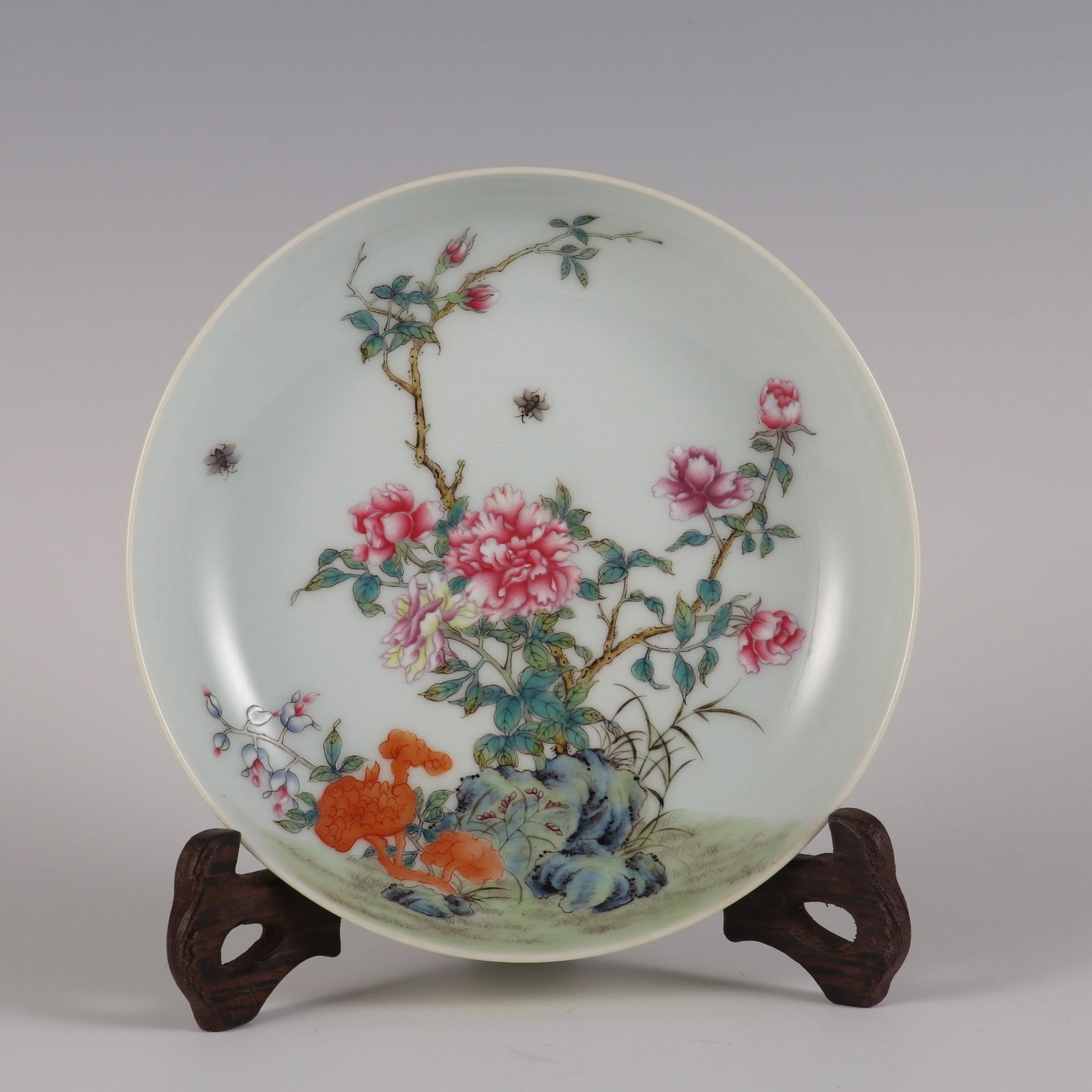 A Exquisite Lemon Yellow Glazed Famille-Rose Flower Pattern Plate: A Exquisite Lemon Yellow Glazed Famille-Rose Flower Pattern Plate,Qing Dynasty, China,Yongzheng Six-character Mark,Size:1.4inx5.9in