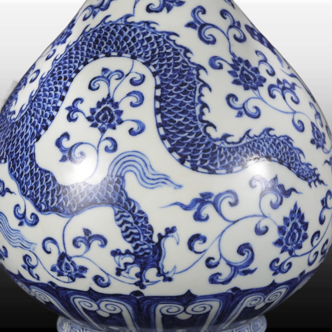 A Exquisite Blue and White Lotus Pattern Dragon Pattern Vase - 8