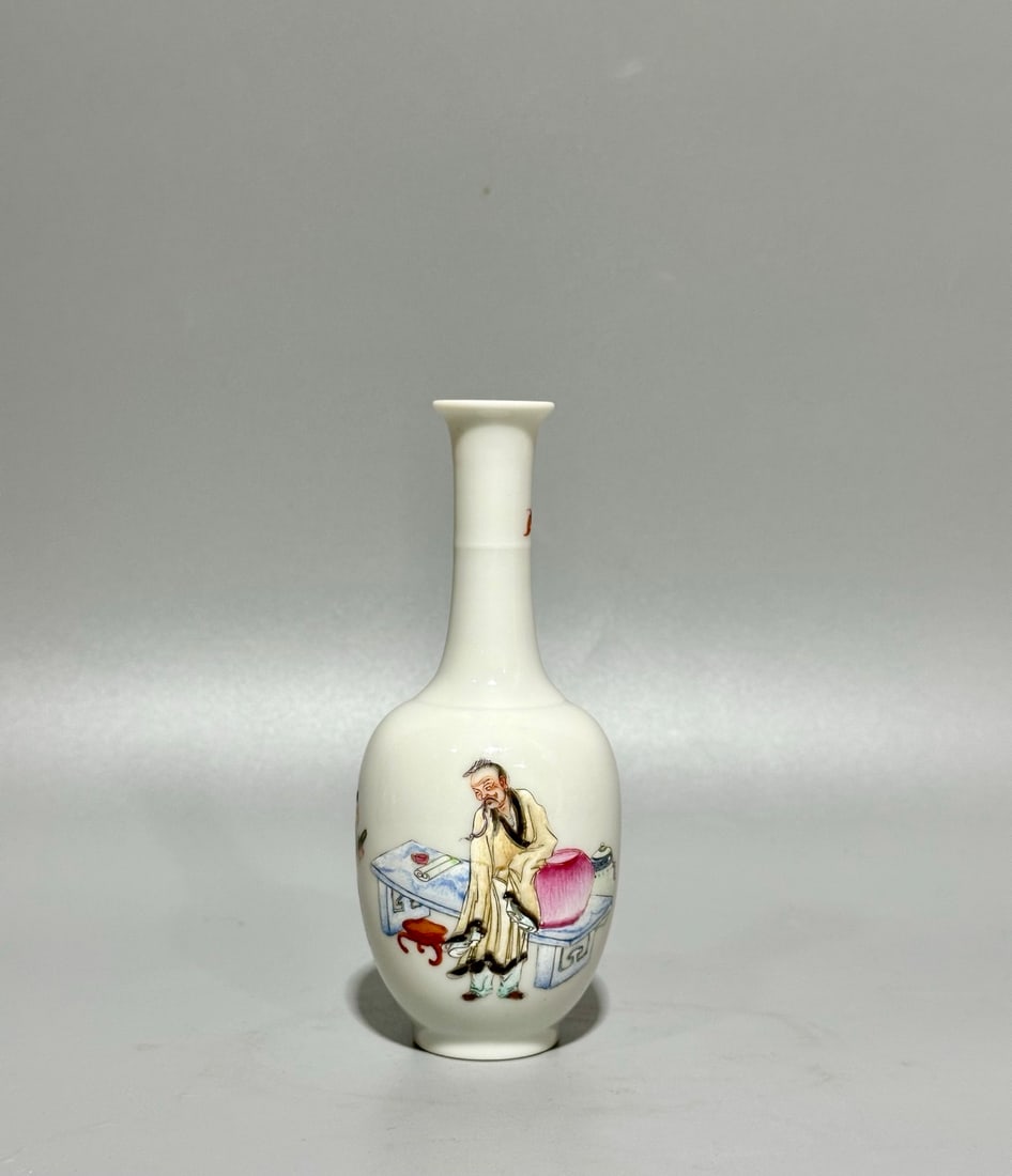 A Exquisite Famille-Rose Figures Pattern Vase: A Exquisite Famille-Rose Figures Pattern Vase,Qing Dynasty, China,Yongzheng Six-character Mark,Size:5.1inx1inx2.1inx1.2in