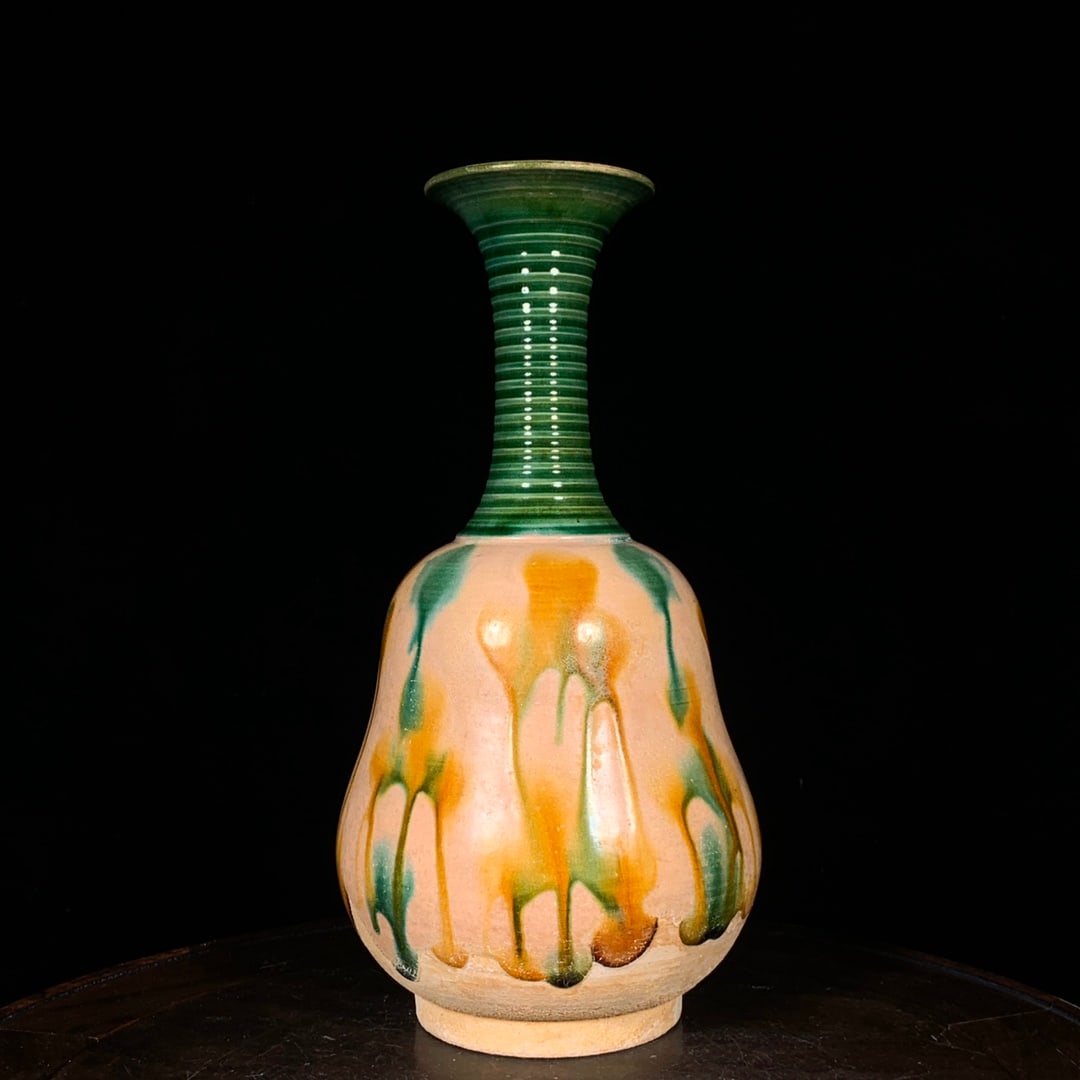 A Exquisite Tang Tri-Color Glazed Pottery string pattern Vase (1 of 9)