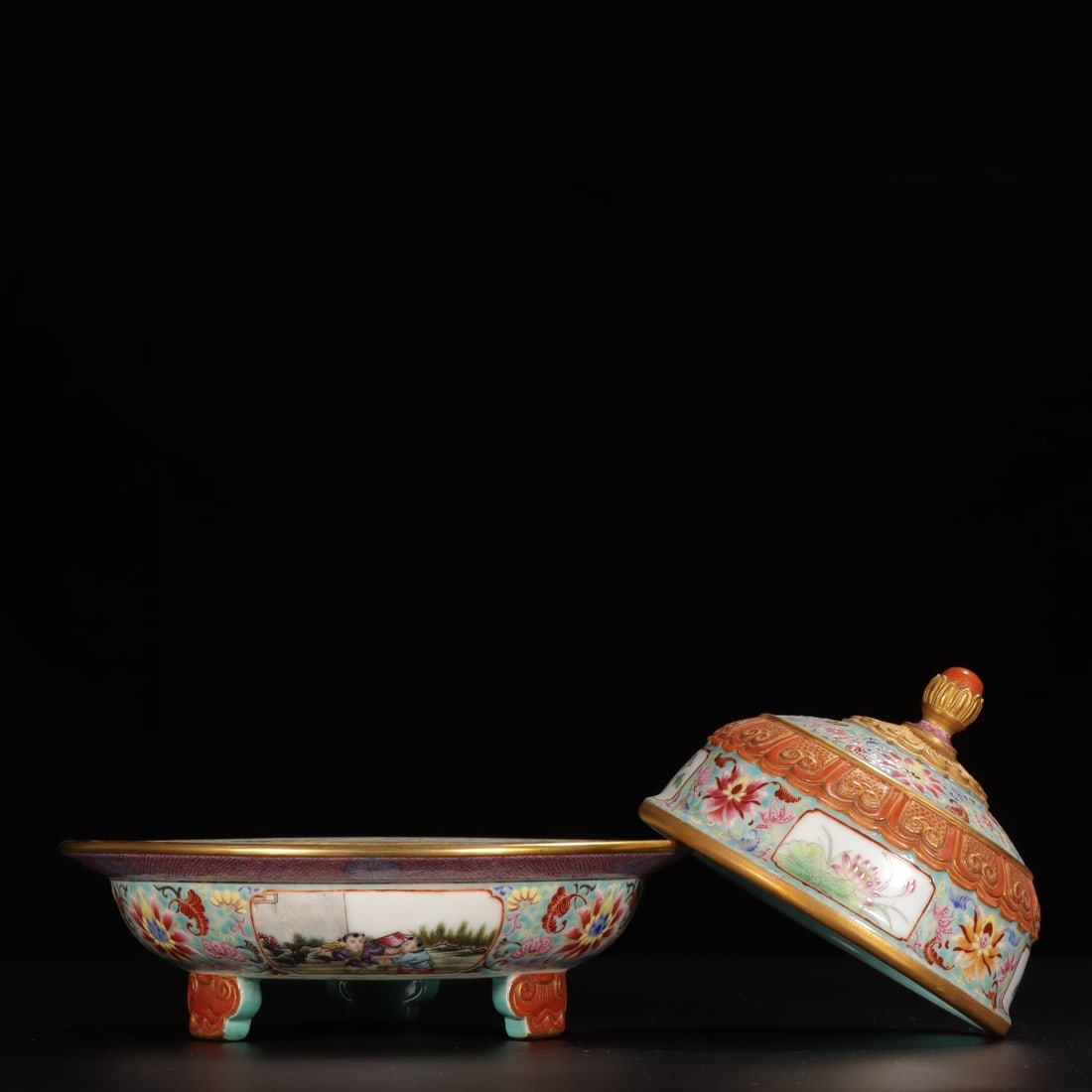 A Exquisite Enamel Painted Gold Lotus Pattern Figures Pattern Box - 3