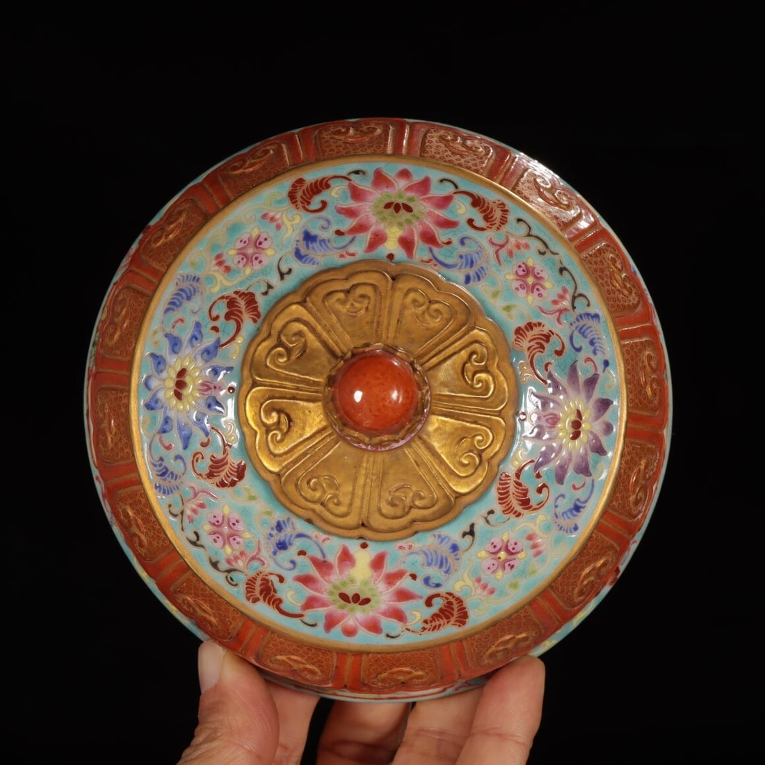 A Exquisite Enamel Painted Gold Lotus Pattern Figures Pattern Box - 6