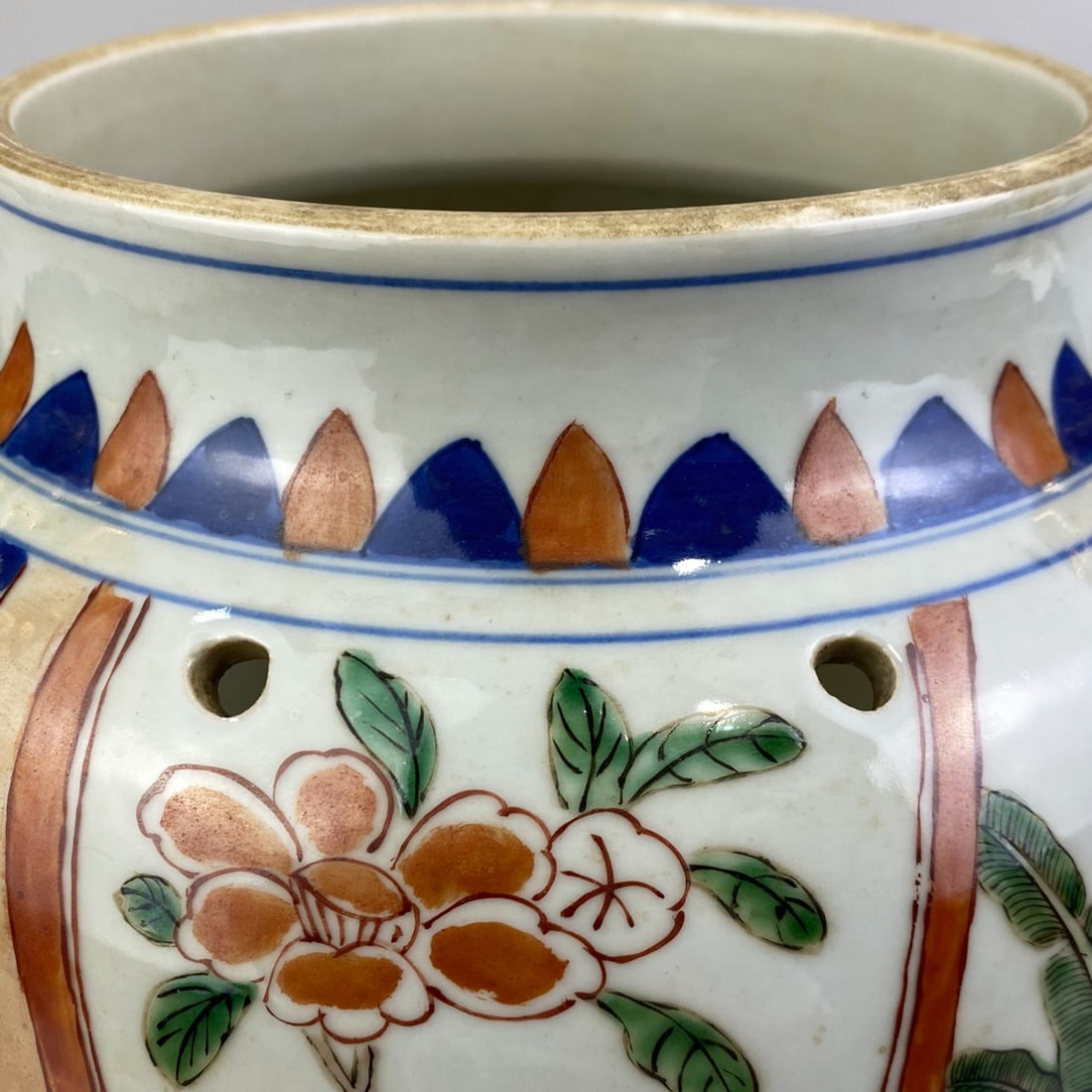 Blue and White Wucai Figures Pattern Jar - 6