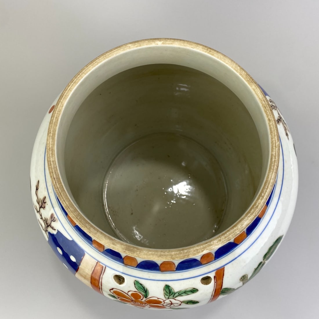 Blue and White Wucai Figures Pattern Jar - 7
