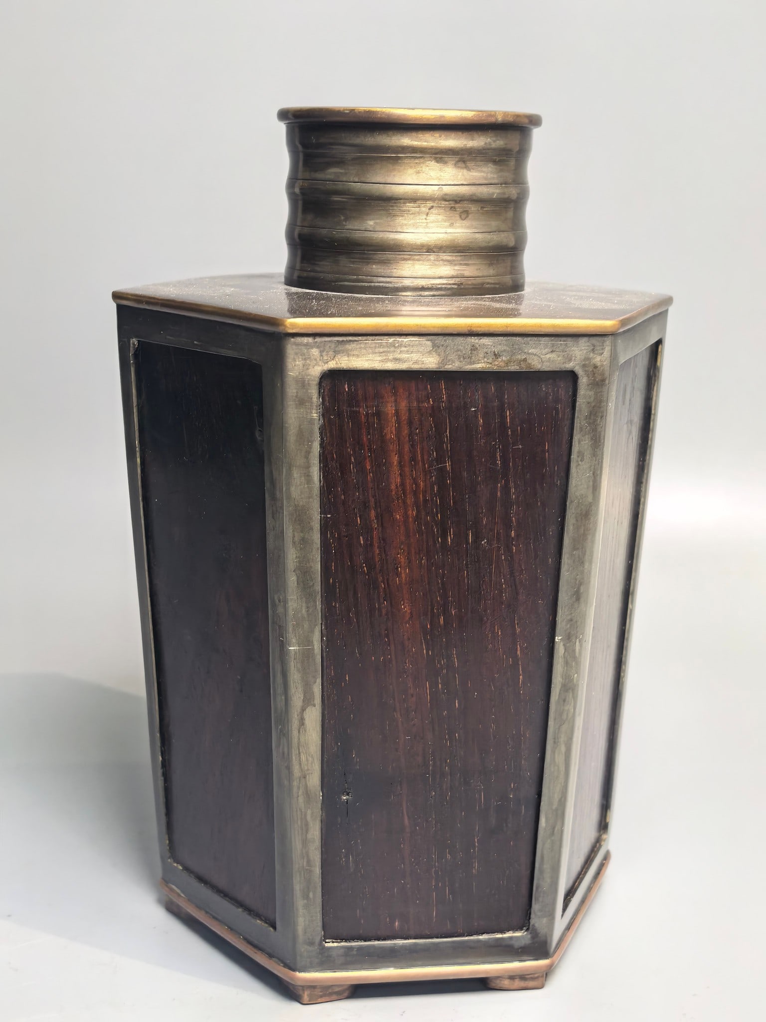 A Exquisite Tin Inlaid Zitanwood Jar: A Exquisite Tin Inlaid Zitanwood Jar,Qing Dynasty, China,Size:5.1inx7.5in,Weight:1340g 锡嵌紫檀木罐,中国清代