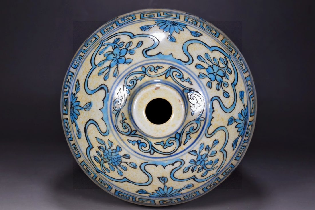 A Exquisite Peacock Blue Glazed Crane Pattern Vase - 6
