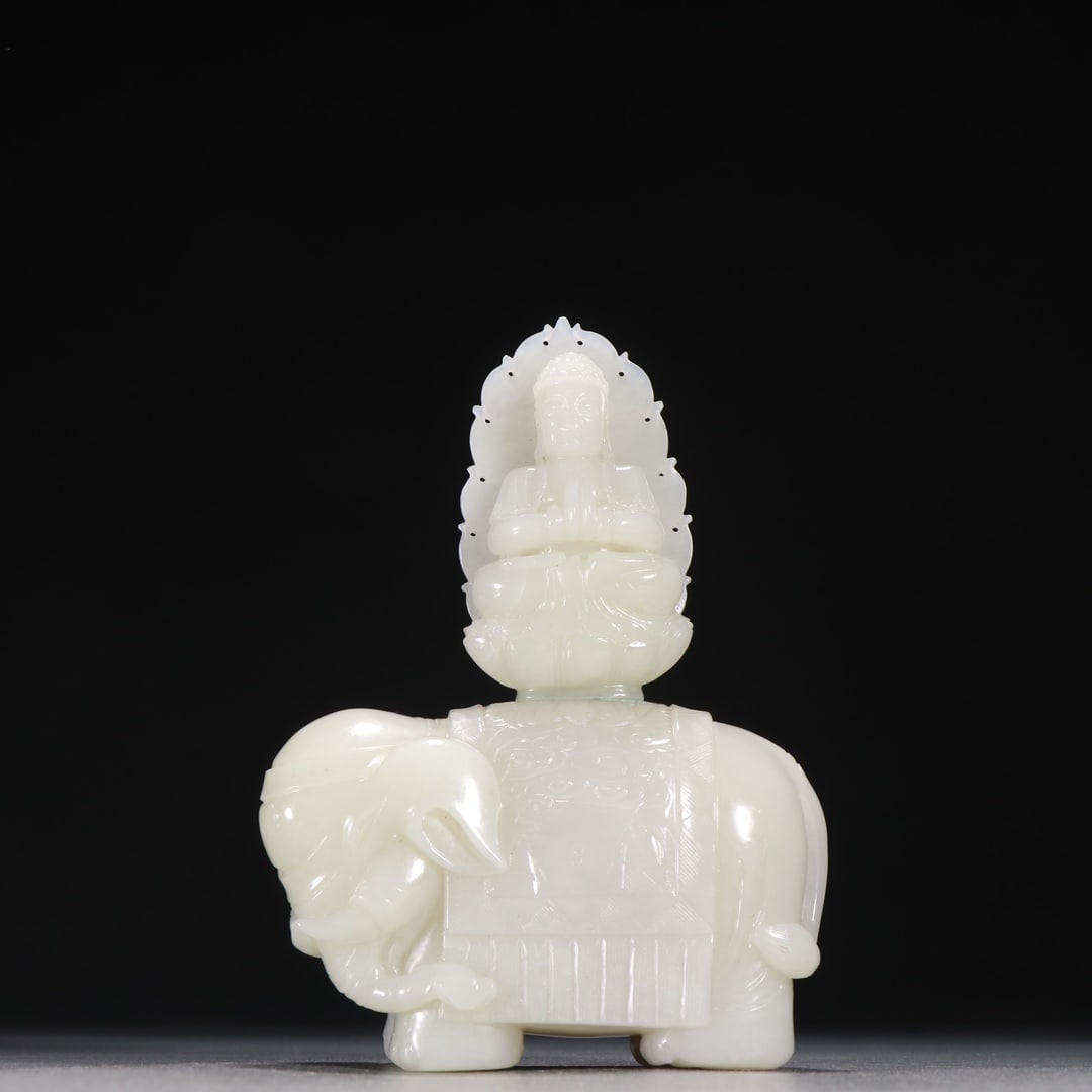 A Exquisite Hotan Jade Elephant Ornament: A Exquisite Hotan Jade Elephant Ornament,Qing Dynasty, China,Size:5.5inx3.9in 和田玉象摆件,中国清代
