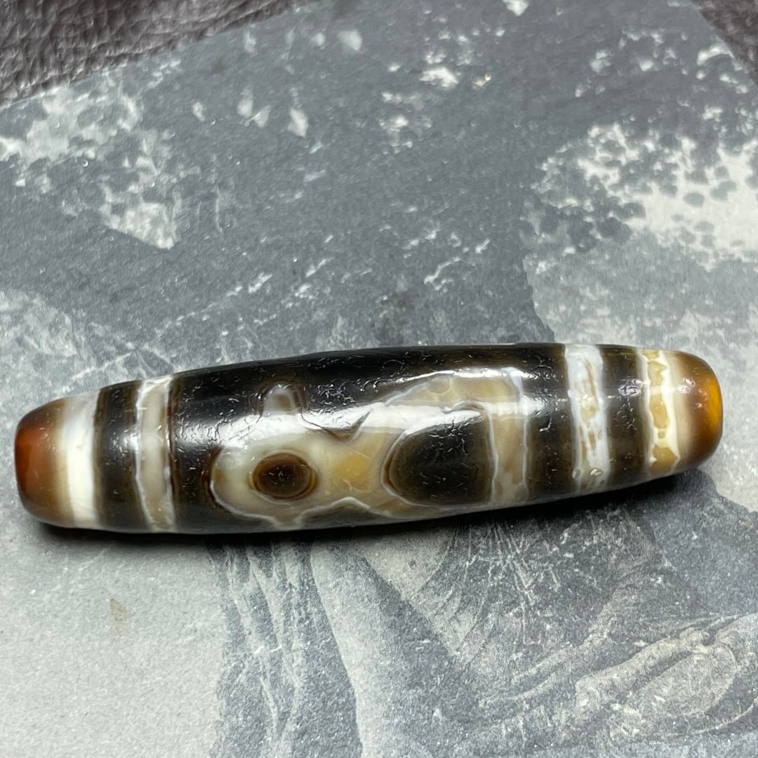 A Exquisite Nine Eye Dzi bead - 2