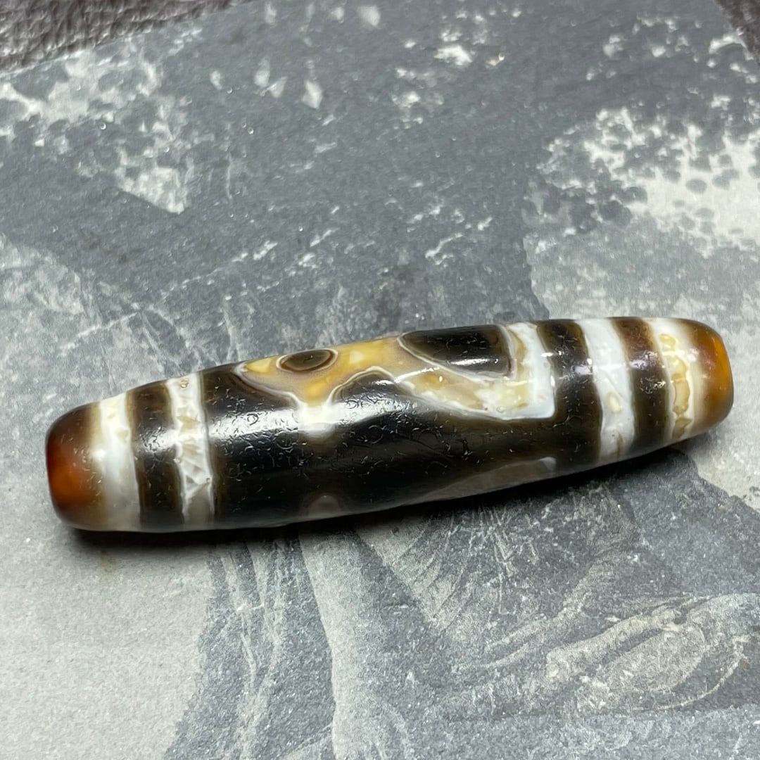 A Exquisite Nine Eye Dzi bead - 3