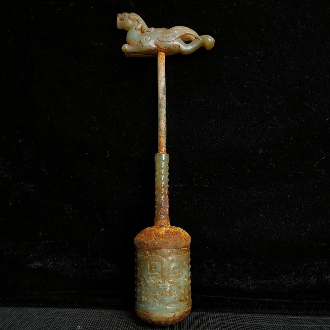 A Exquisite Hotan Jade Tiger-shaped Ewer: A Exquisite Hotan Jade Tiger-shaped Ewer,Han Dynasty, China,Size:11.8inx4.3in,Weight:350g 和田玉虎形提酒器,中国汉代