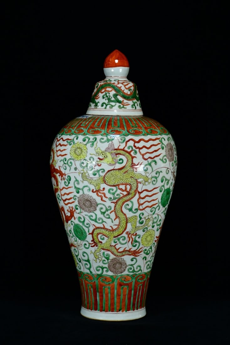 A Exquisite Wucai Dragon Pattern Vase - 4