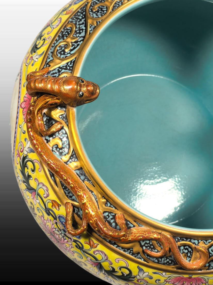 A Exquisite Enamel Landscape Pattern Vat - 7