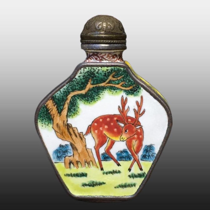 A Exquisite Coppery Painted Enamel Sika Deer Pattern Snuff Bottle: A Exquisite Coppery Painted Enamel Sika Deer Pattern Snuff Bottle,Qing Dynasty, China,Qianlong Four-character Mark,Size:1.8inx0.8in ,Weight:75g