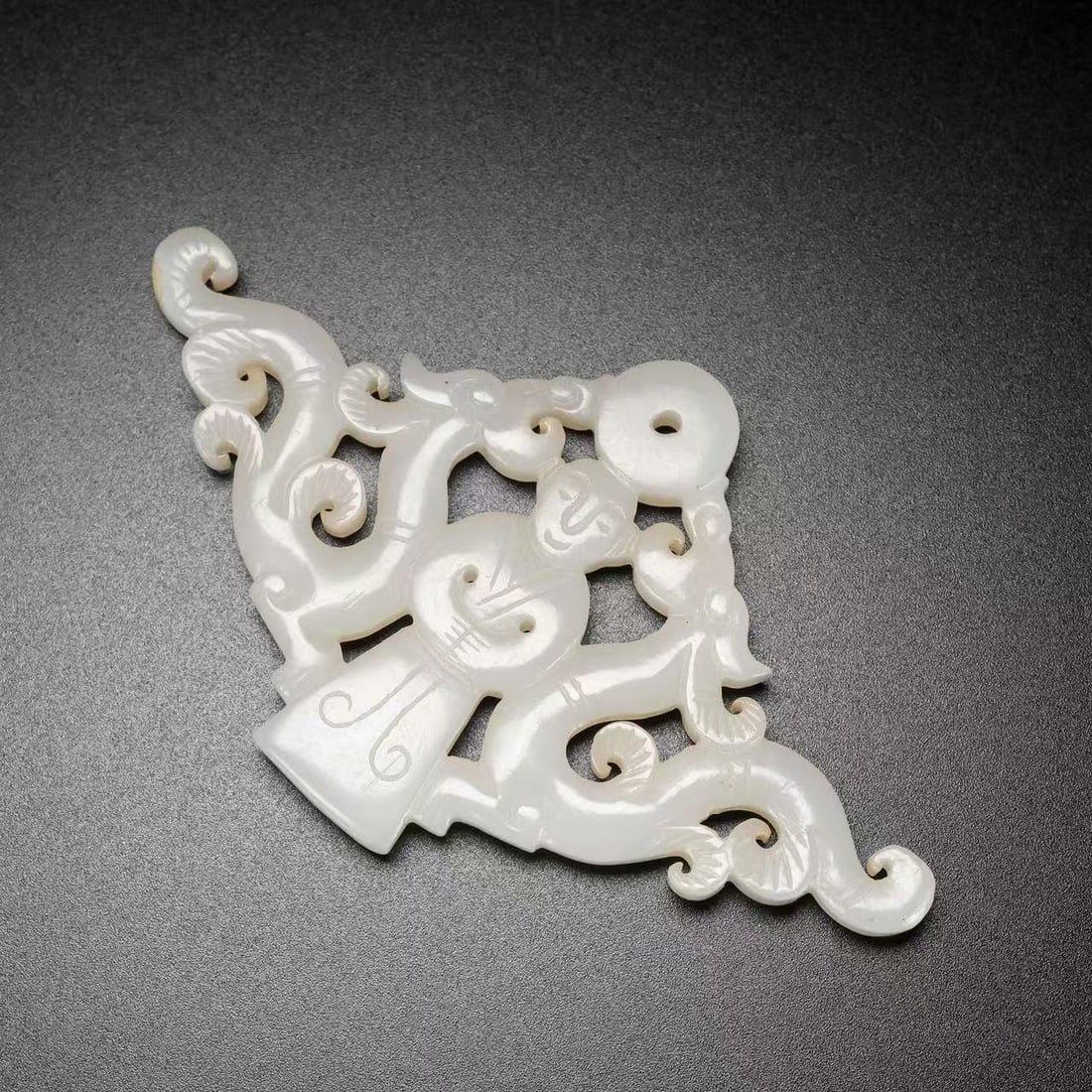 A Exquisite Hotan Jade Dragon Pattern Bi - 3