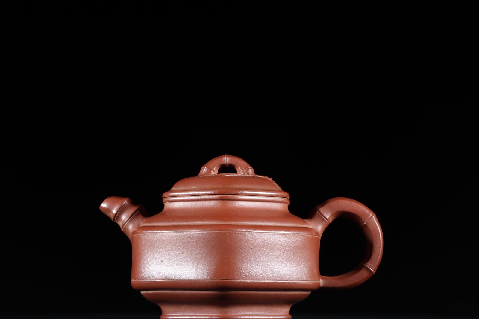 A Exquisite Purple Sands Bamboo Drum Ewer: A Exquisite Purple Sands Bamboo Drum Ewer,Republic of China,With Mark,Size:4.3inx7.4in 紫砂竹鼓壶,民国,带款