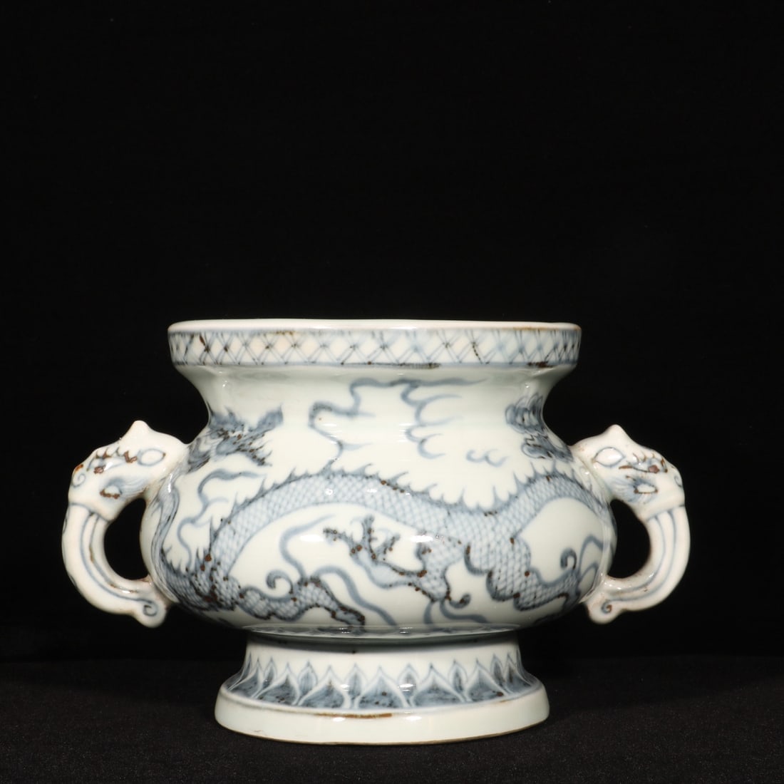 A Exquisite Blue and White Dragon Pattern Double-Ears Censer: A Exquisite Blue and White Dragon Pattern Double-Ears Censer,Ming Dynasty, China,Size:5.5inx8.7in 青花龙纹双耳炉,中国明代