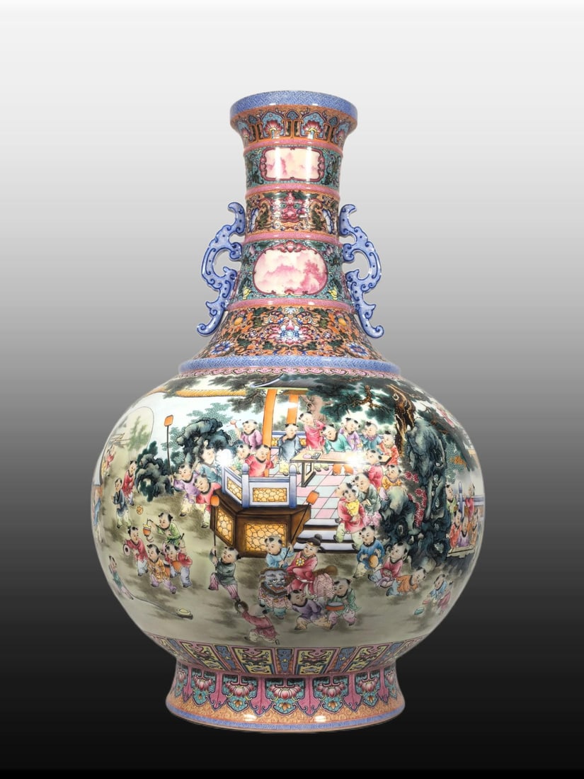A Exquisite Enamel Figures Pattern Double-Ears Vase: A Exquisite Enamel Figures Pattern Double-Ears Vase,Qing Dynasty, China,Qianlong Four-character Mark,Size:23.2inx5.1inx15inx9.1in 珐琅彩人物纹双耳ல