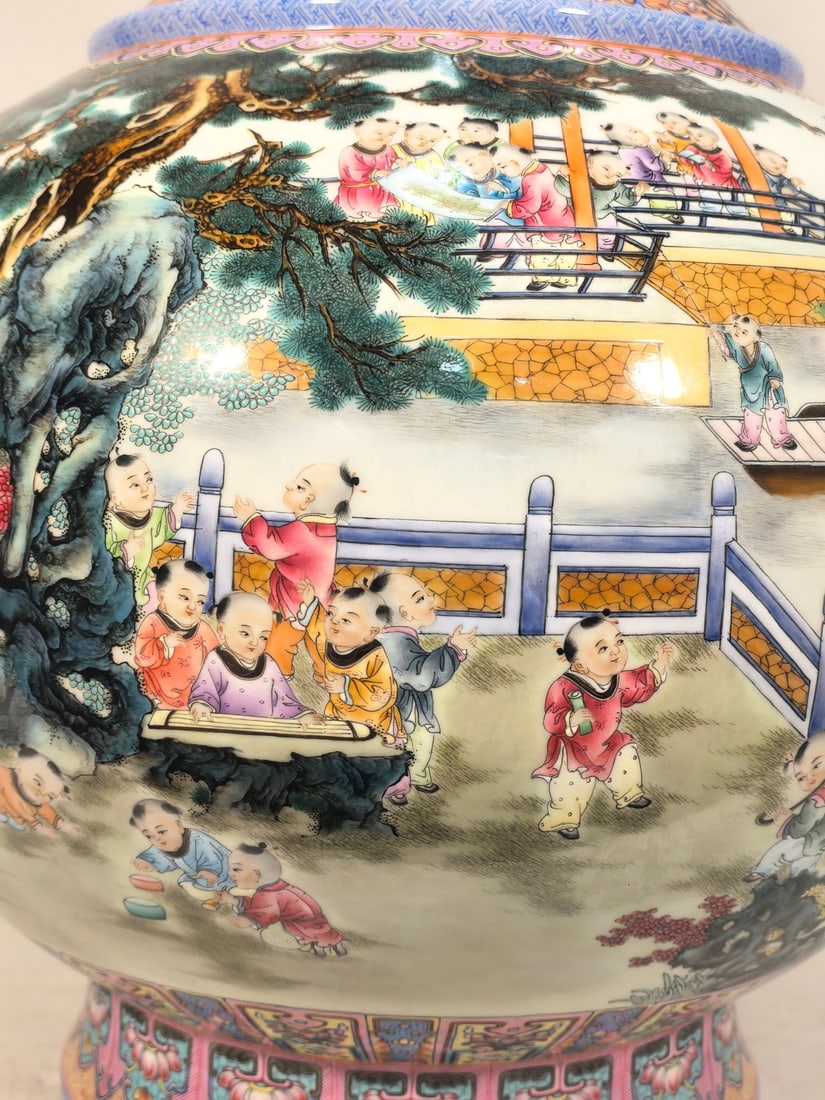 A Exquisite Enamel Figures Pattern Double-Ears Vase - 5