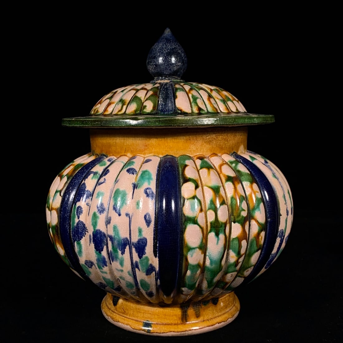 A Exquisite Tang Tri-Color Glazed Pottery Melon-Shaped Jar: A Exquisite Tang Tri-Color Glazed Pottery Melon-Shaped Jar,Tang Dynasty, China,Size:10.2inx8.3in 唐三彩瓜棱罐,中国唐代