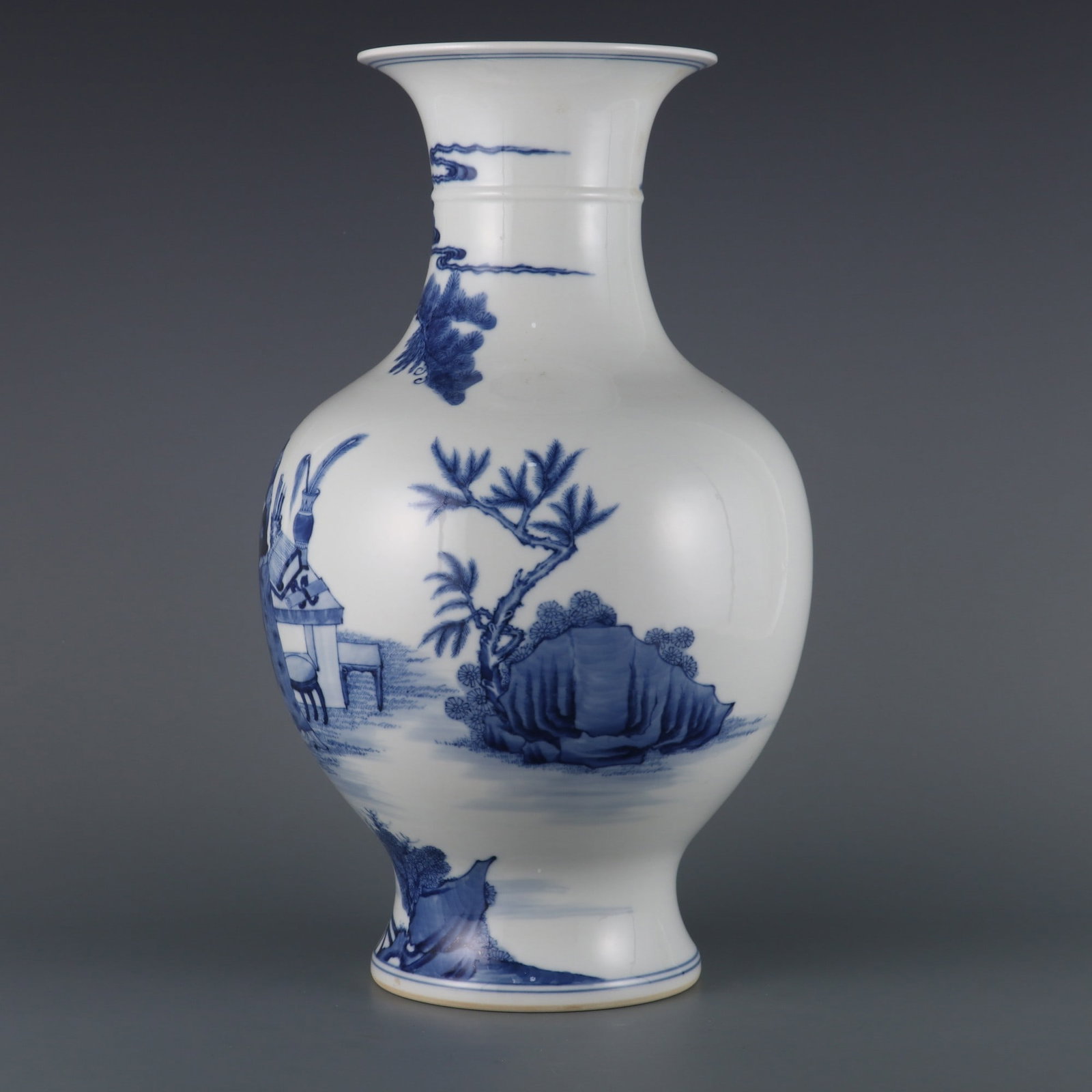 A Exquisite Blue and White Figures Pattern Vase - 2