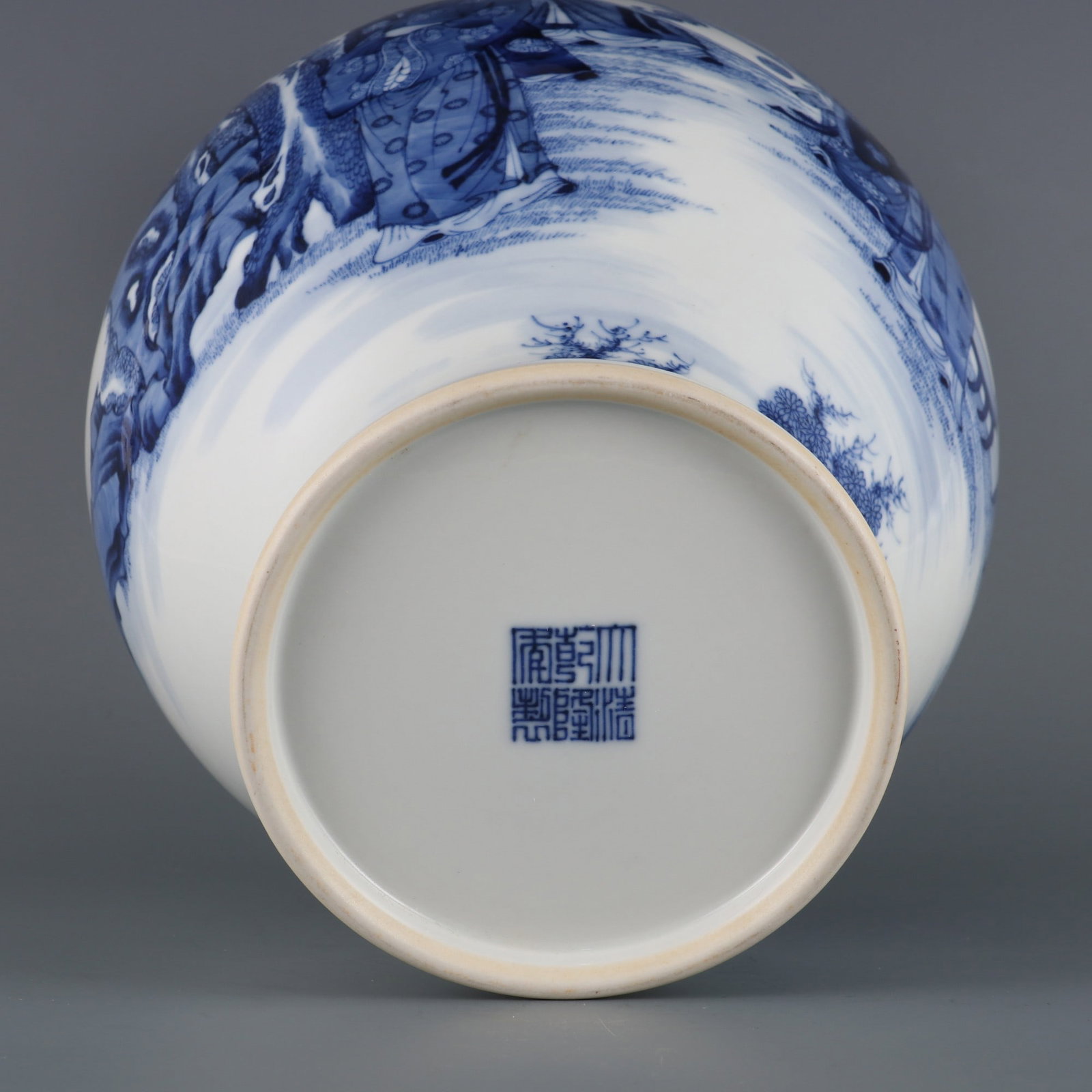 A Exquisite Blue and White Figures Pattern Vase - 8