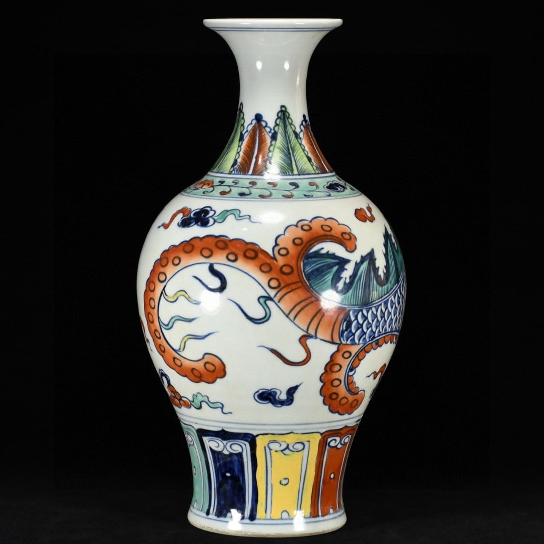 A Exquisite Doucai Dragon Pattern Vase - 3