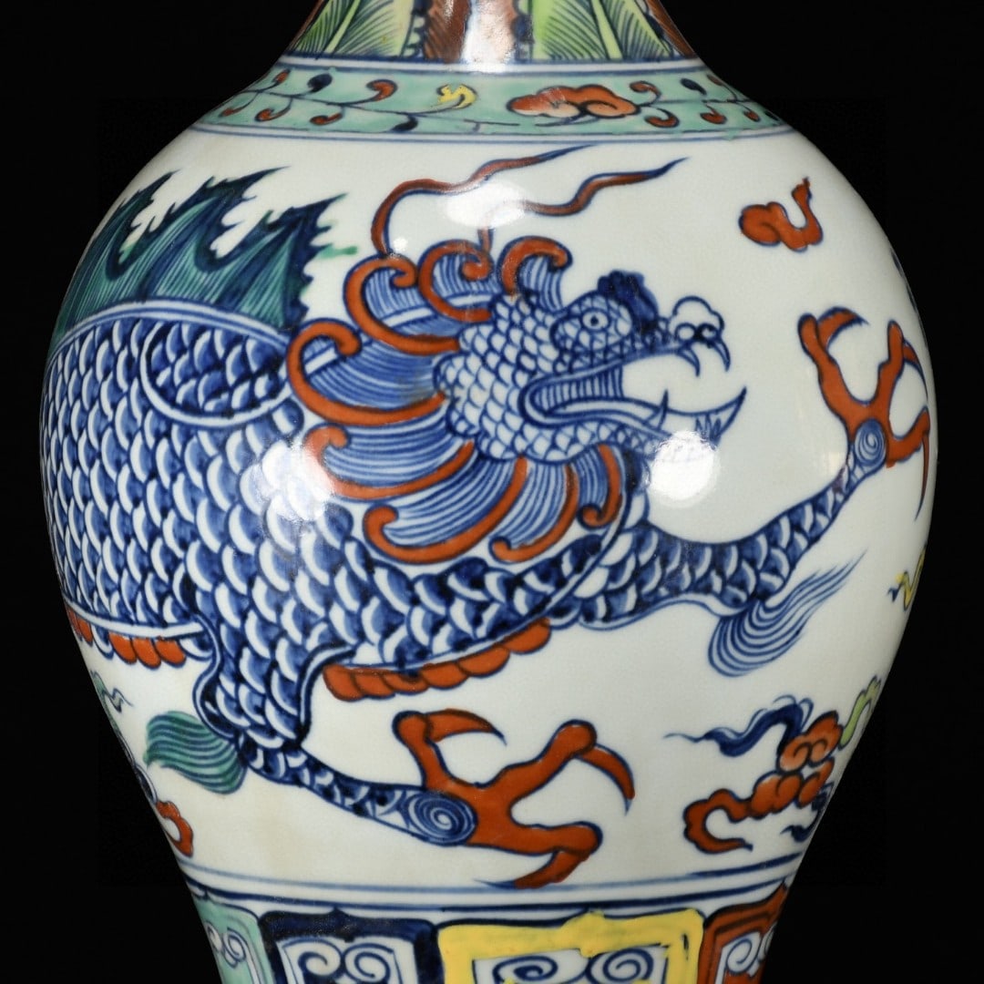 A Exquisite Doucai Dragon Pattern Vase - 6