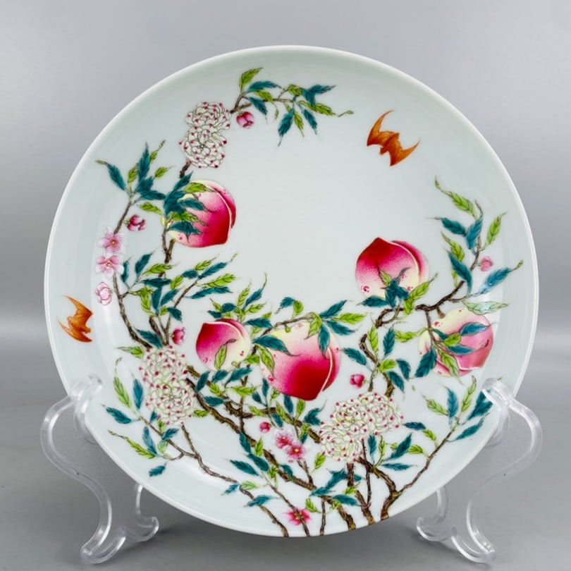 Famille-Rose Bats and Peach Pattern Plate: Famille-Rose Bats and Peach Pattern Plate,Qing Dynasty, China,Qianlong Four-character Mark,Size:1.5inx7.2in