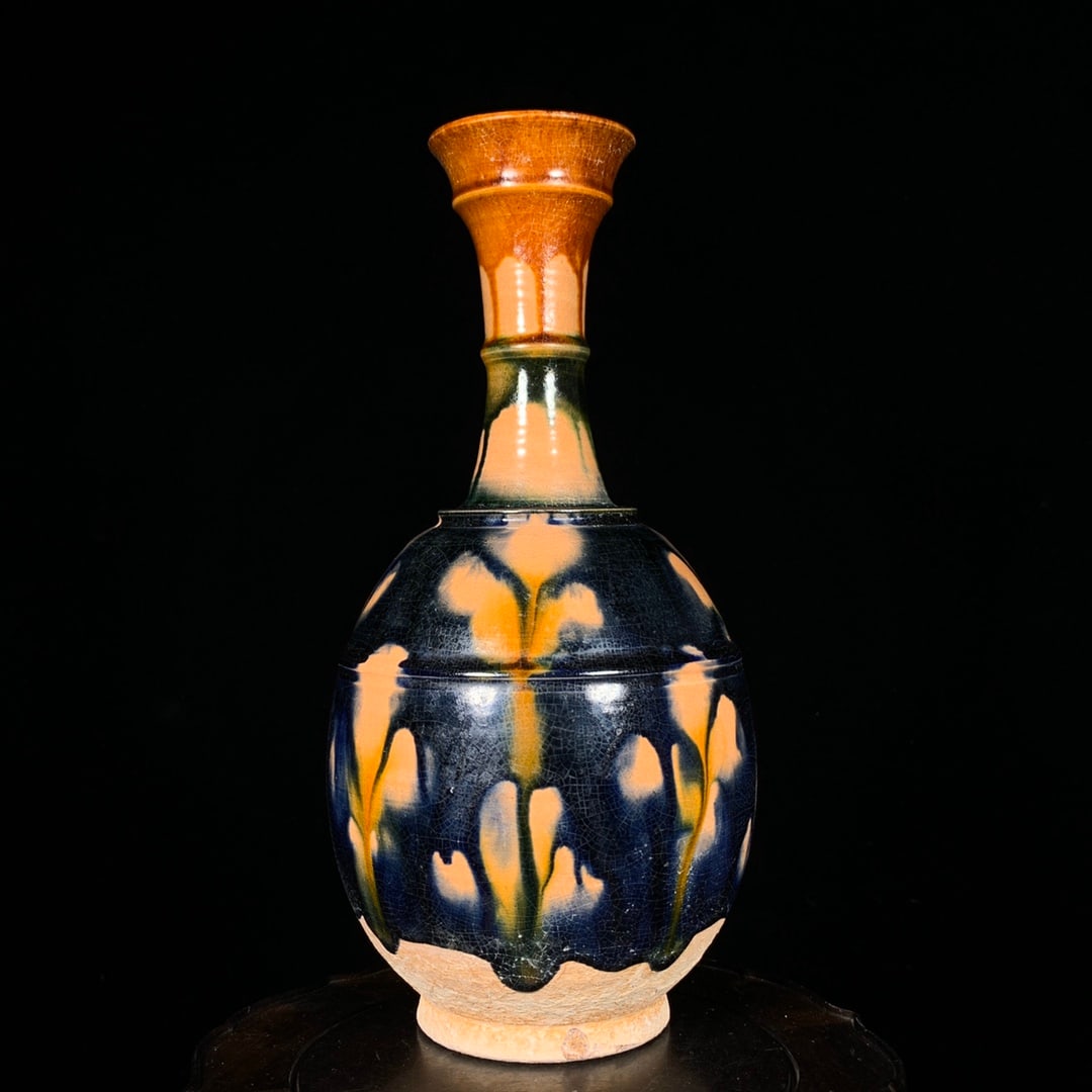A Exquisite Tang Tri-Color Glazed Pottery string pattern Vase: A Exquisite Tang Tri-Color Glazed Pottery string pattern Vase,Tang Dynasty, China,Size:9.8inx4.5in 唐三彩弦纹瓶,中国唐代